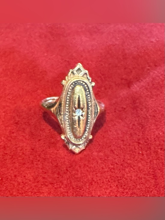 Vintage 1976 Avon Kensington Ring, Antique Gold Tone, Oval, 1 Clear Stone Sz 6-7 - Picture 2 of 8